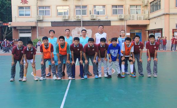 18篮球赛师生合影